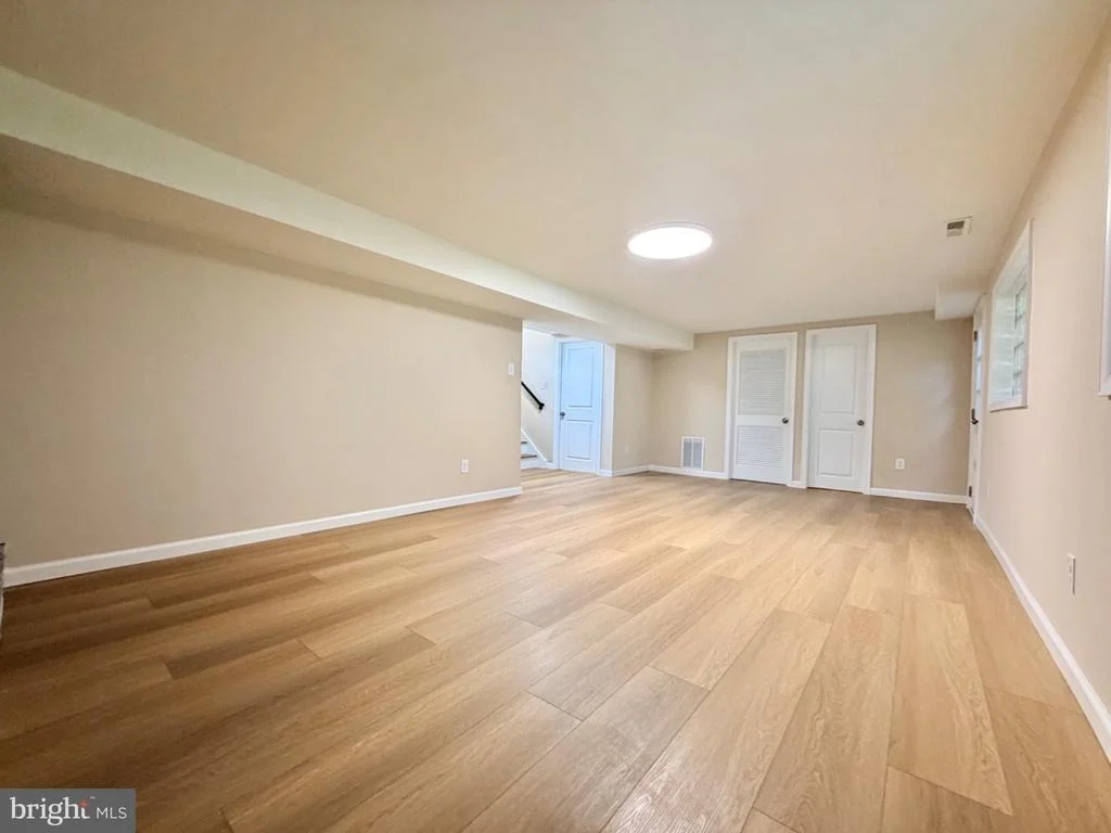Photo of 806 SUNSET DRIVE