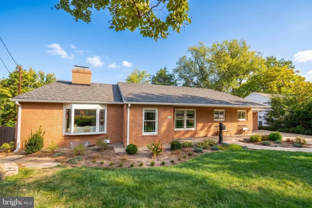 Photo of 415 CROWN VIEW DRIVE