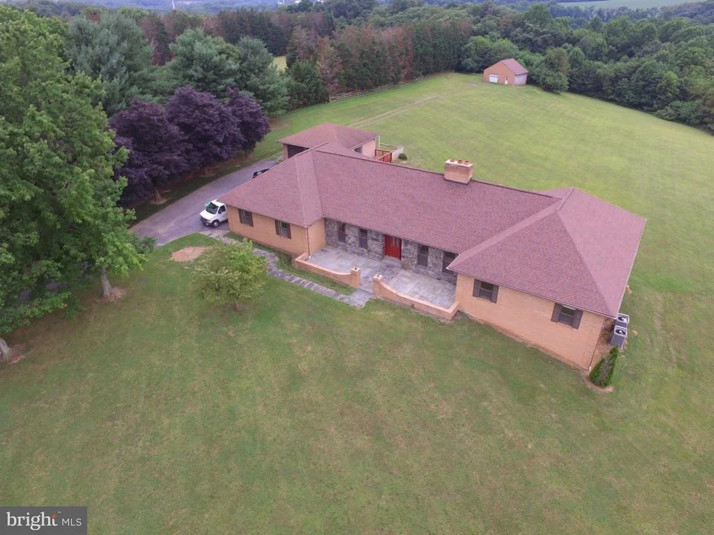 Photo of 2460 MULLINIX MILL ROAD