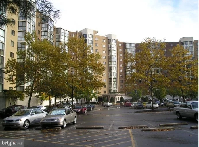 Photo of Unit 4324 at 15100 INTERLACHEN DRIVE