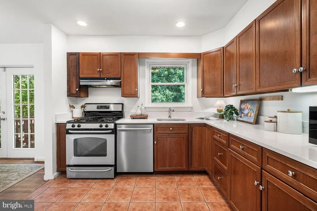 Photo of 2305 PEGGY LANE