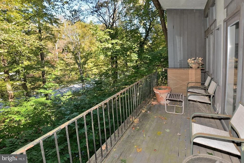 Photo of 4 BUTTONWOOD LANE