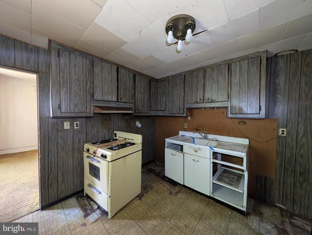 Photo of 5805 HIGHGATE DRIVE
