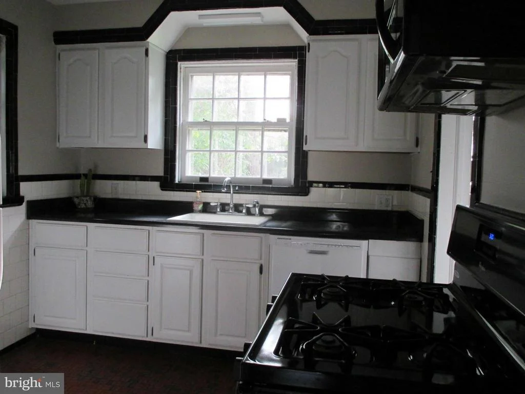Photo of 424 CARROLL PARKWAY
