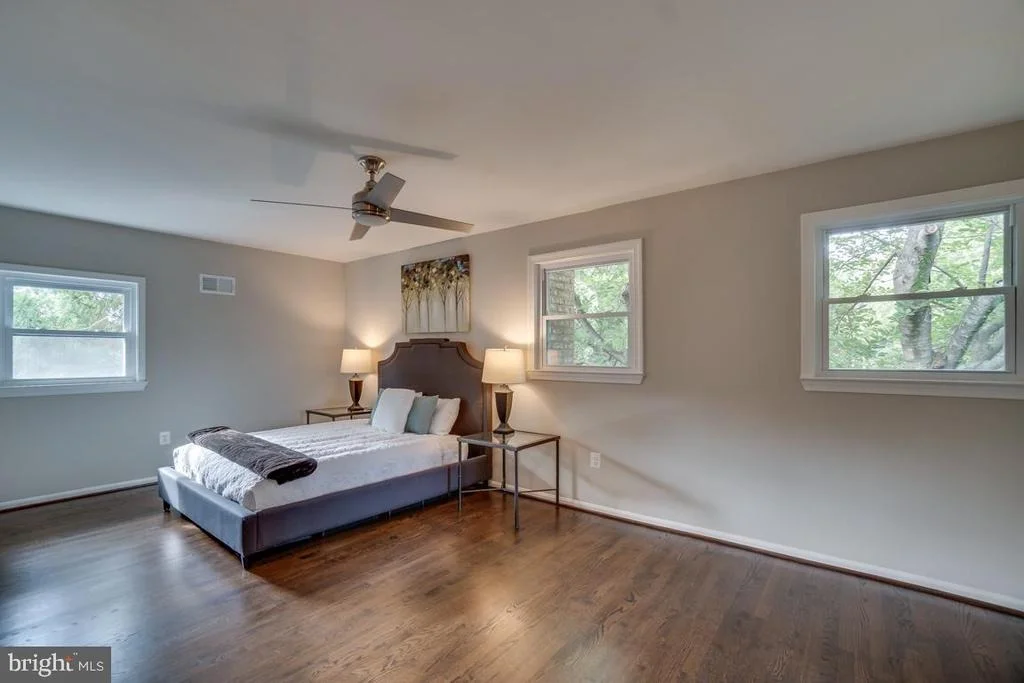 Photo of 913 SADDLEBACK COURT