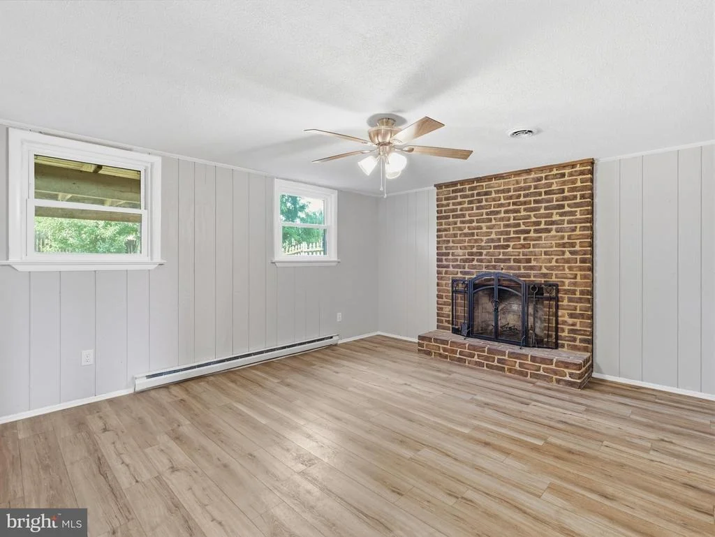 Photo of 17608 FOREST GLEN CIRCLE
