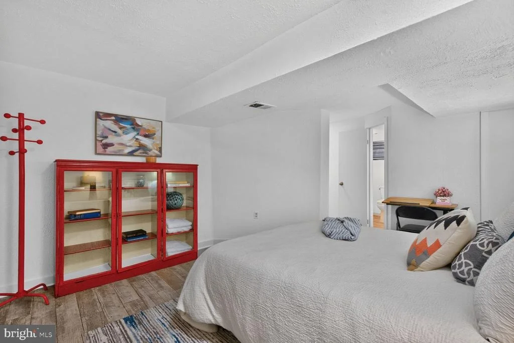 Photo of 734 SILVER SPRING AVENUE