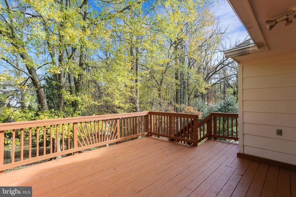 Photo of 19005 PLUMMER DRIVE