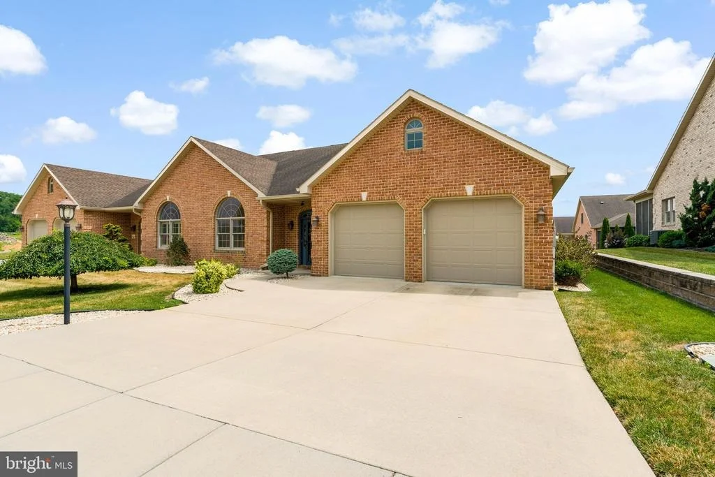 Photo of 19419 AMETHYST DRIVE