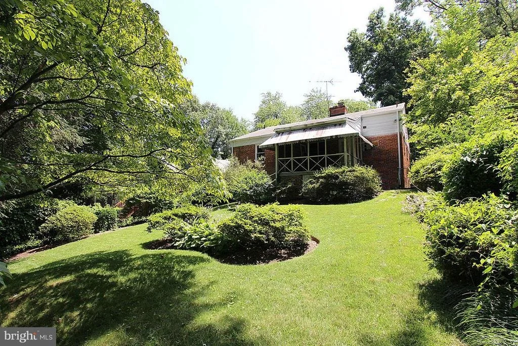 Photo of 202 SCHUYLER ROAD E
