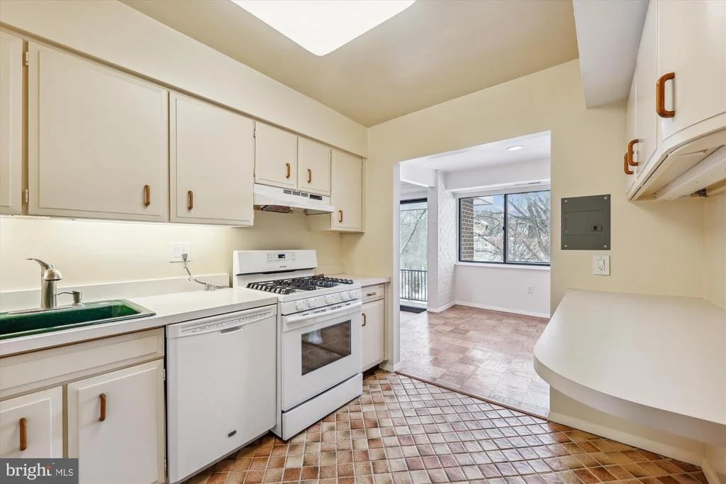 Photo of Unit 5301 at 9907 BLUNDON DRIVE