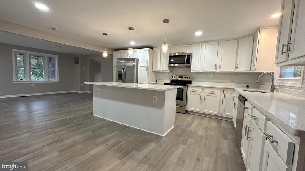 Photo of 8858 HAWBOTTOM ROAD
