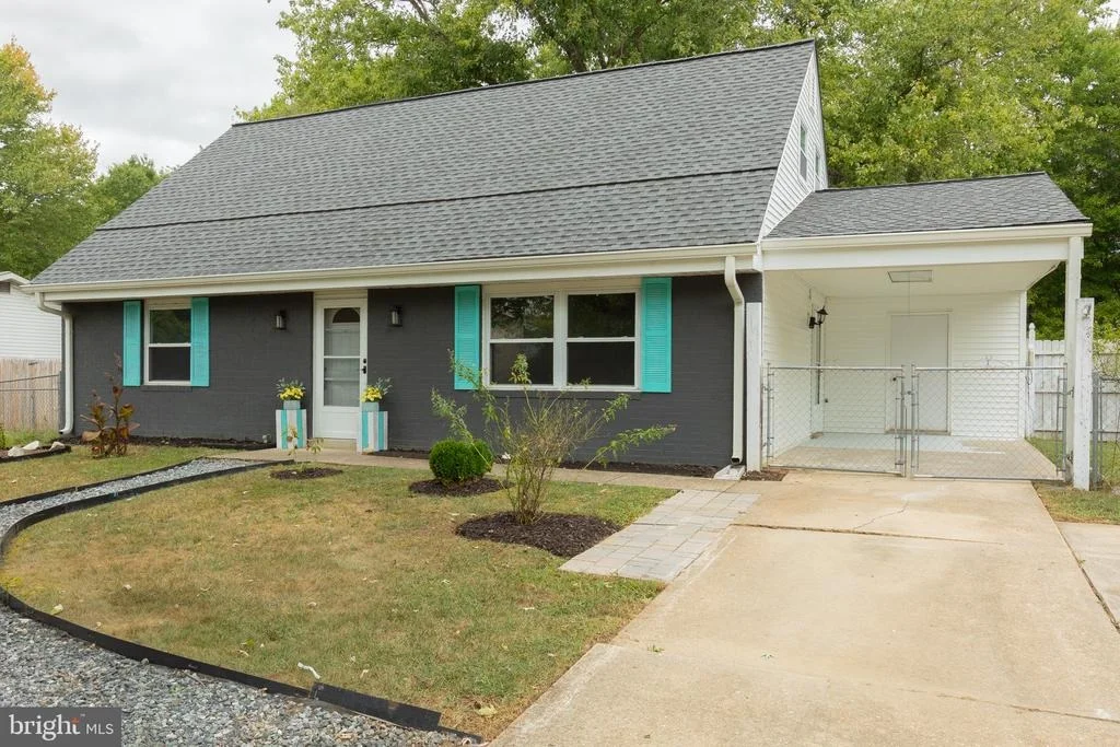 Photo of 706 UNIVERSITY DRIVE