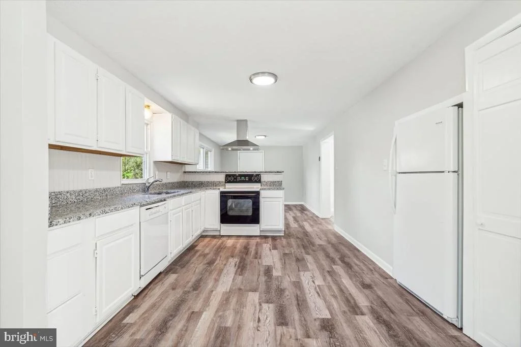 Photo of 6347 DAVIS ROAD
