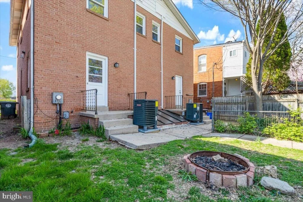 Photo of 704 TRAIL AVE