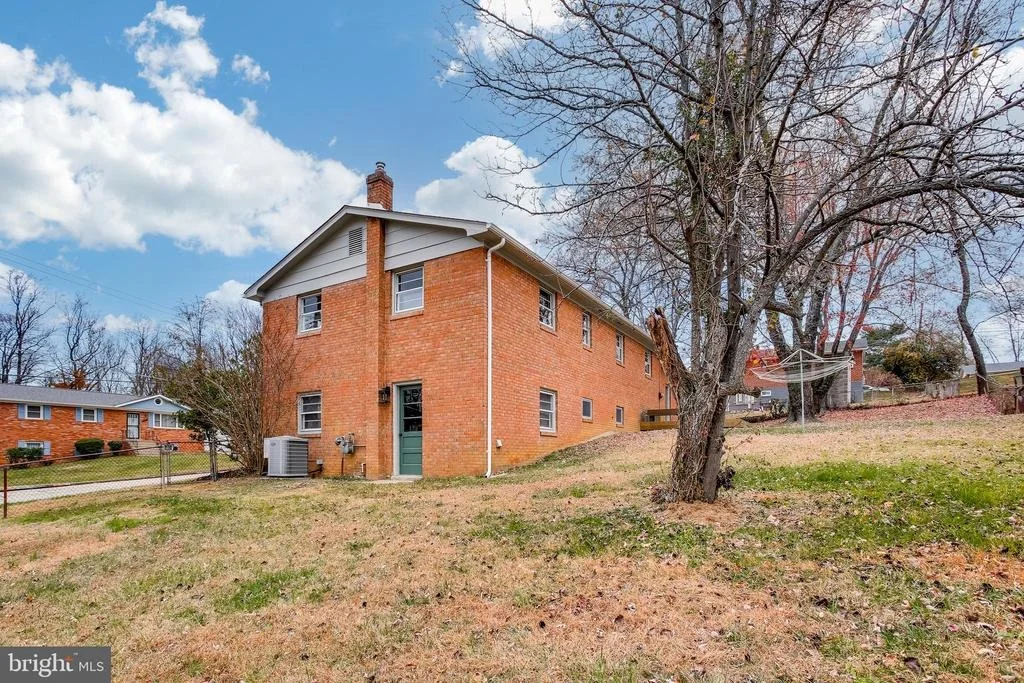 Photo of 1912 OVERTON DRIVE
