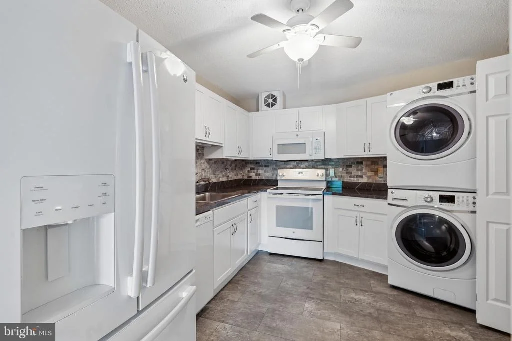 Photo of Unit 2303 at 15107 INTERLACHEN DRIVE