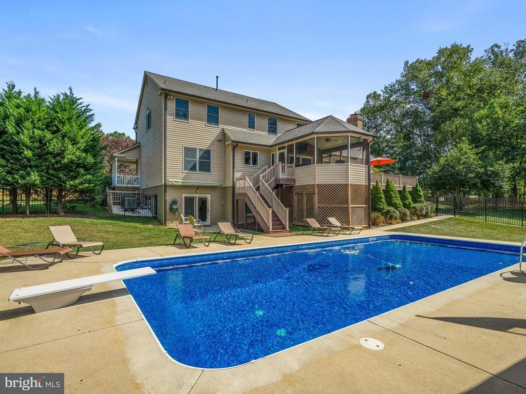 Photo of 8910 PRIMULA DRIVE
