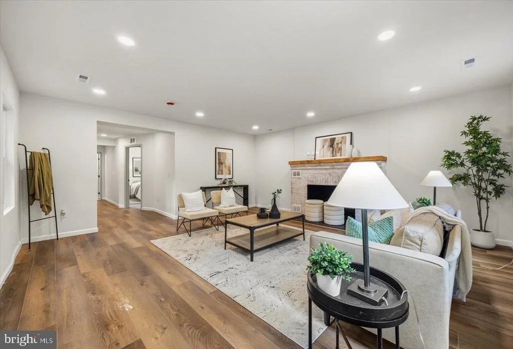Photo of 714 E PASADENA ROAD
