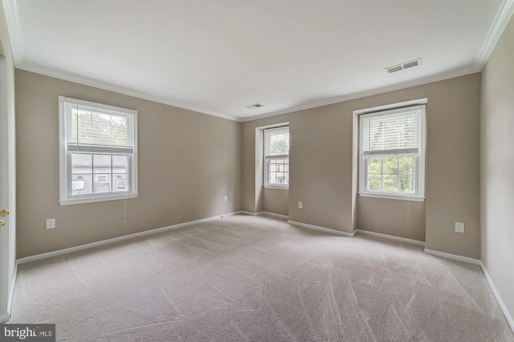 Photo of 5111 KING DAVID BOULEVARD