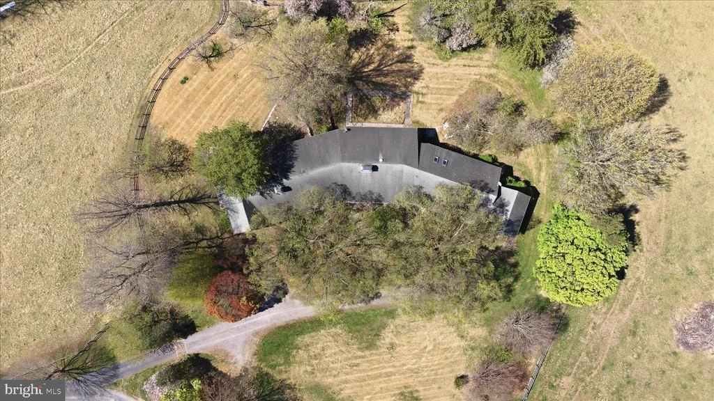 Photo of 2517 FIVE POINTS ROAD