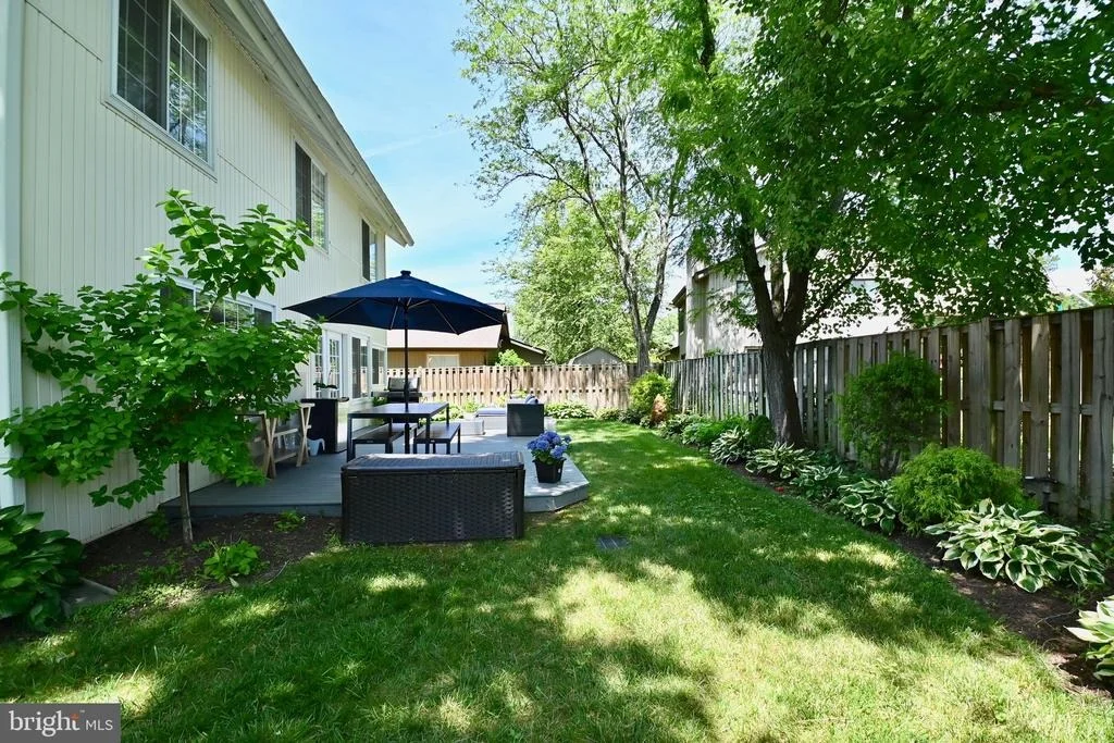 Photo of 8634 RESECA LANE
