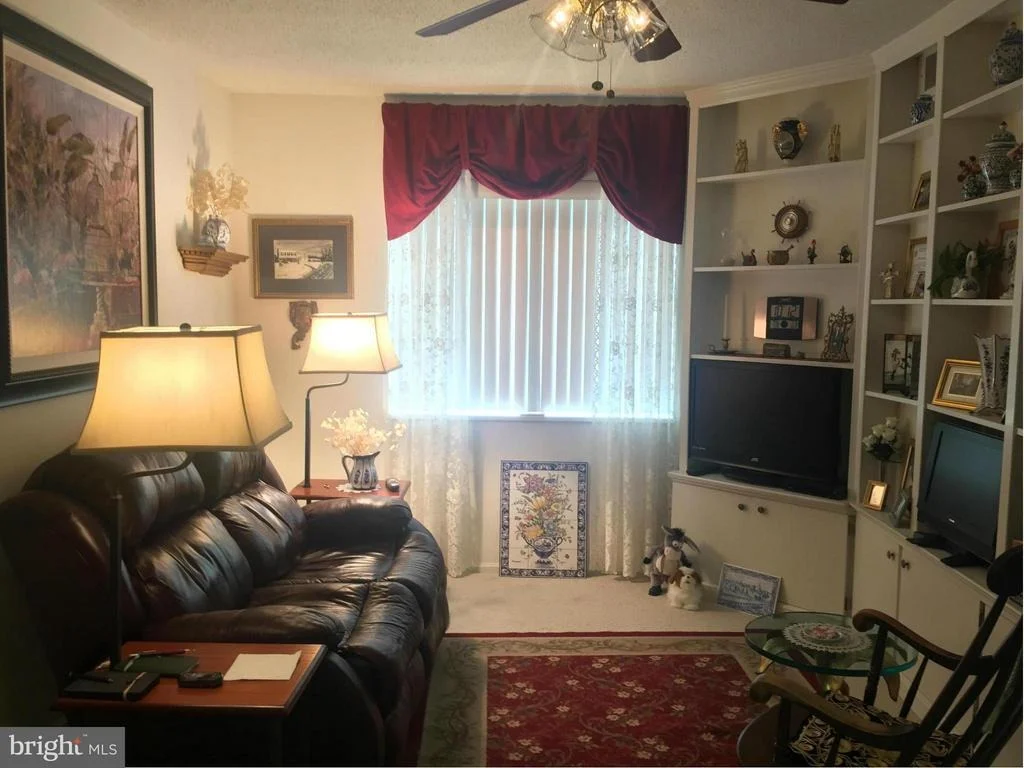 Photo of Unit 2802 at 15107 INTERLACHEN DRIVE