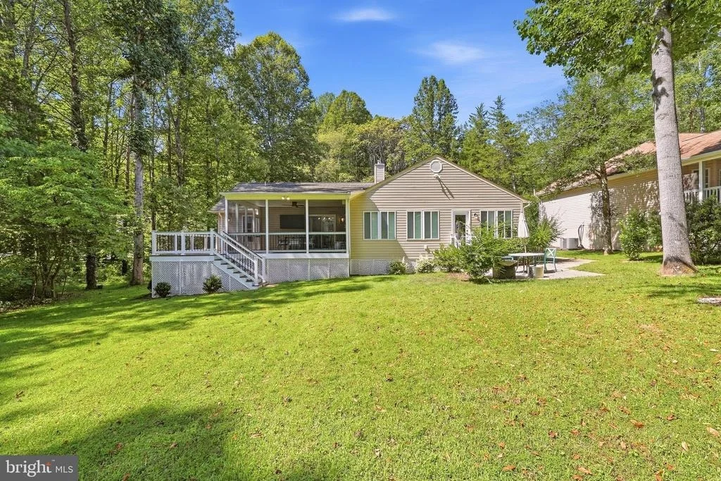 Photo of 323 STRATFORD CIRCLE