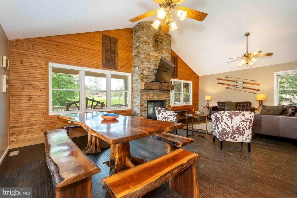 Photo of 305 LAKE POINTE DRIVE