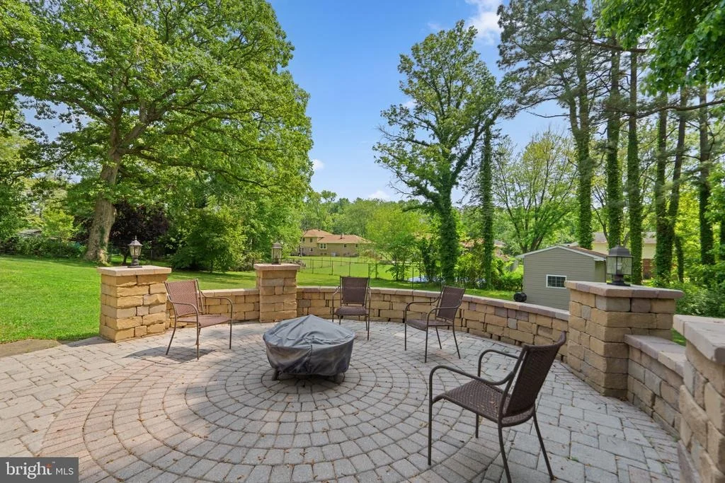 Photo of 4117 QUEEN MARY DRIVE