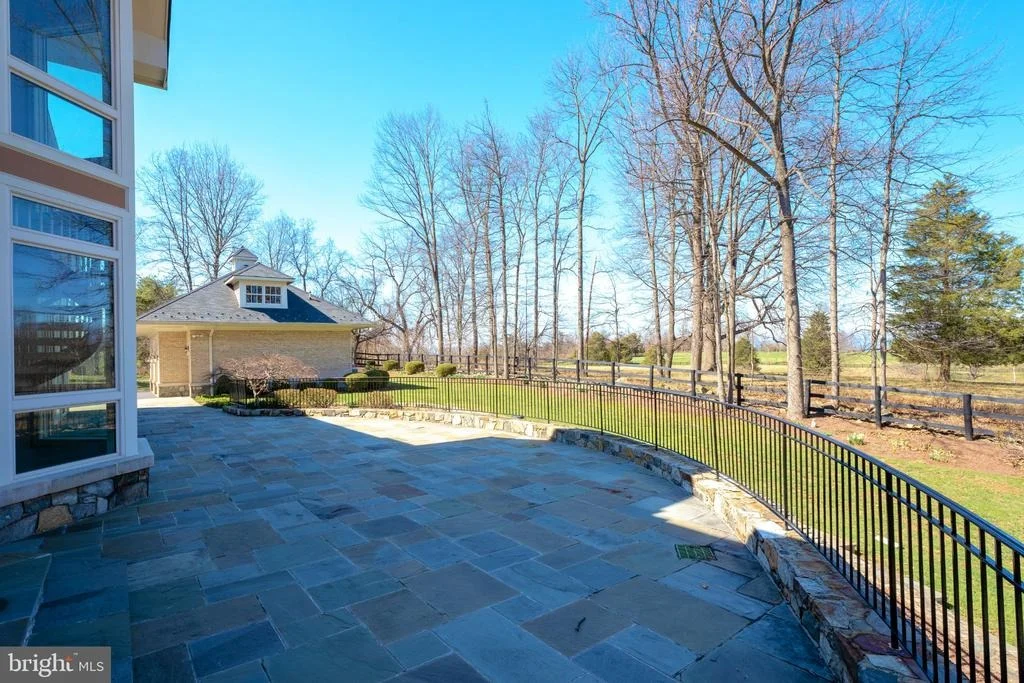 Photo of 40436 BEACON HILL DRIVE