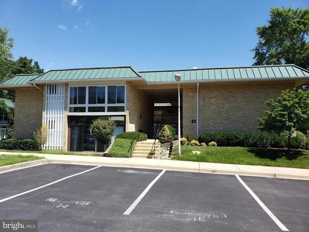 Photo of Unit 31B at 3629 GLEN EAGLES DRIVE