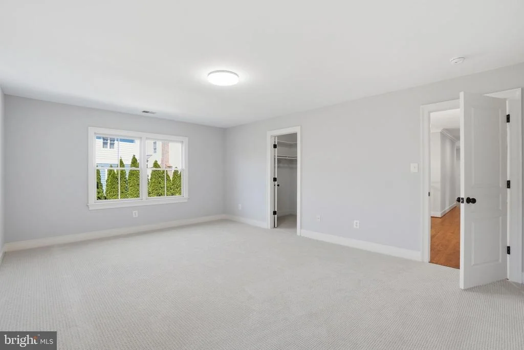 Photo of 2808 JOHN MARSHALL DRIVE