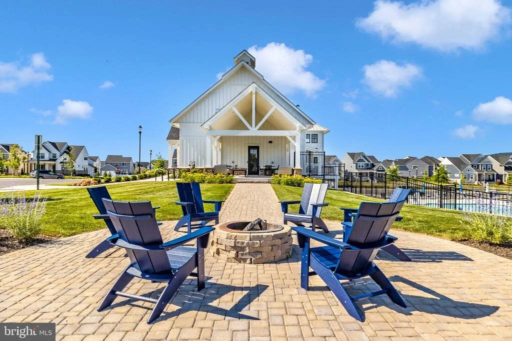 Photo of 1124 FUTURITY STREET