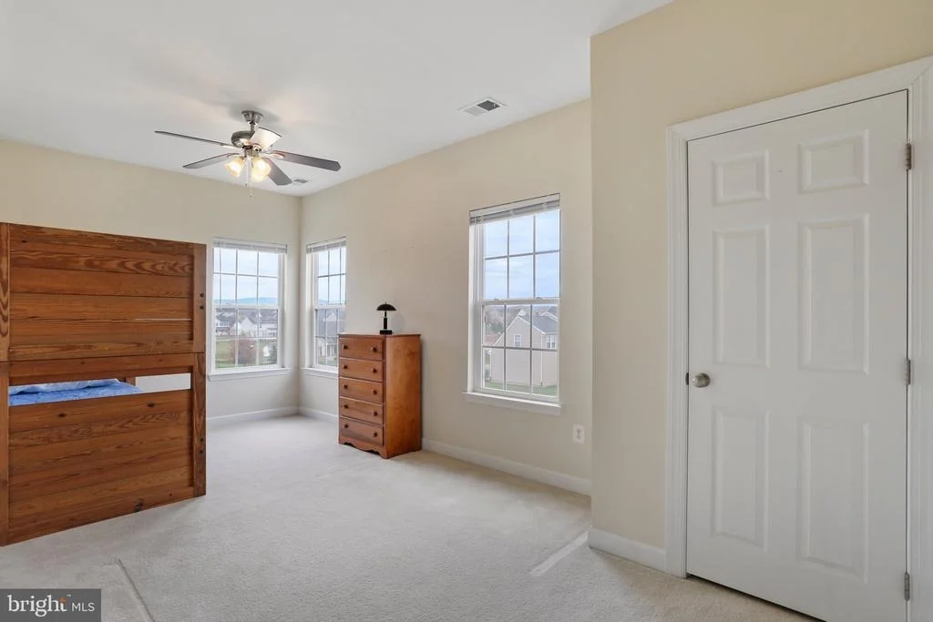 Photo of 10138 ROULETTE DRIVE