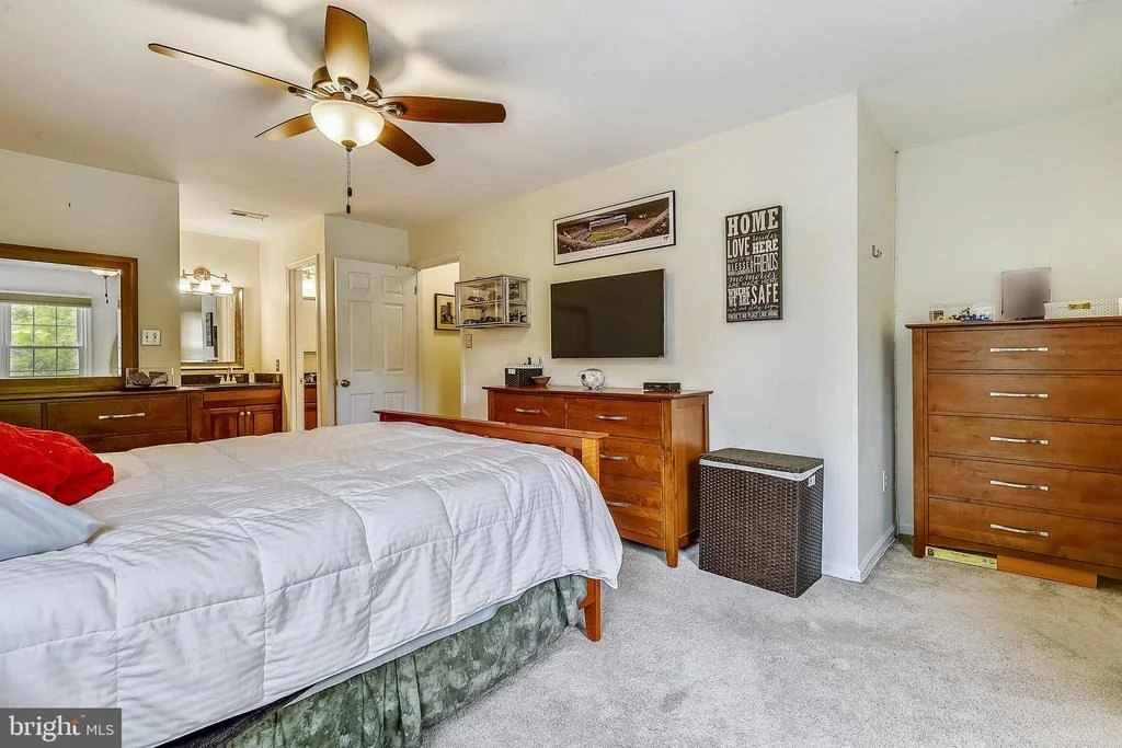 Photo of 6 SERPENTINE COURT