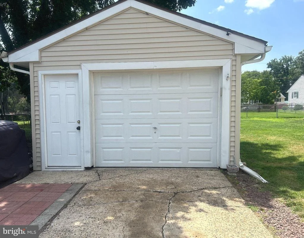 Photo of 150 HAWTHORNE DRIVE