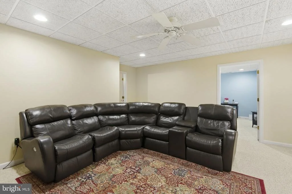 Photo of 922 SIDEHILL DRIVE