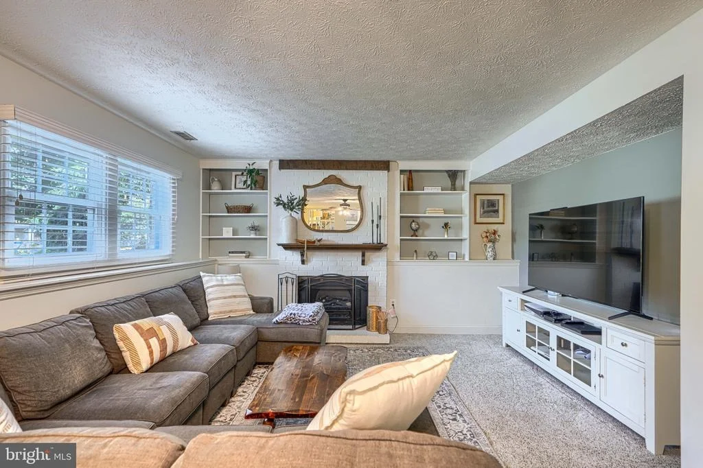 Photo of 1004 PEPPARD DRIVE
