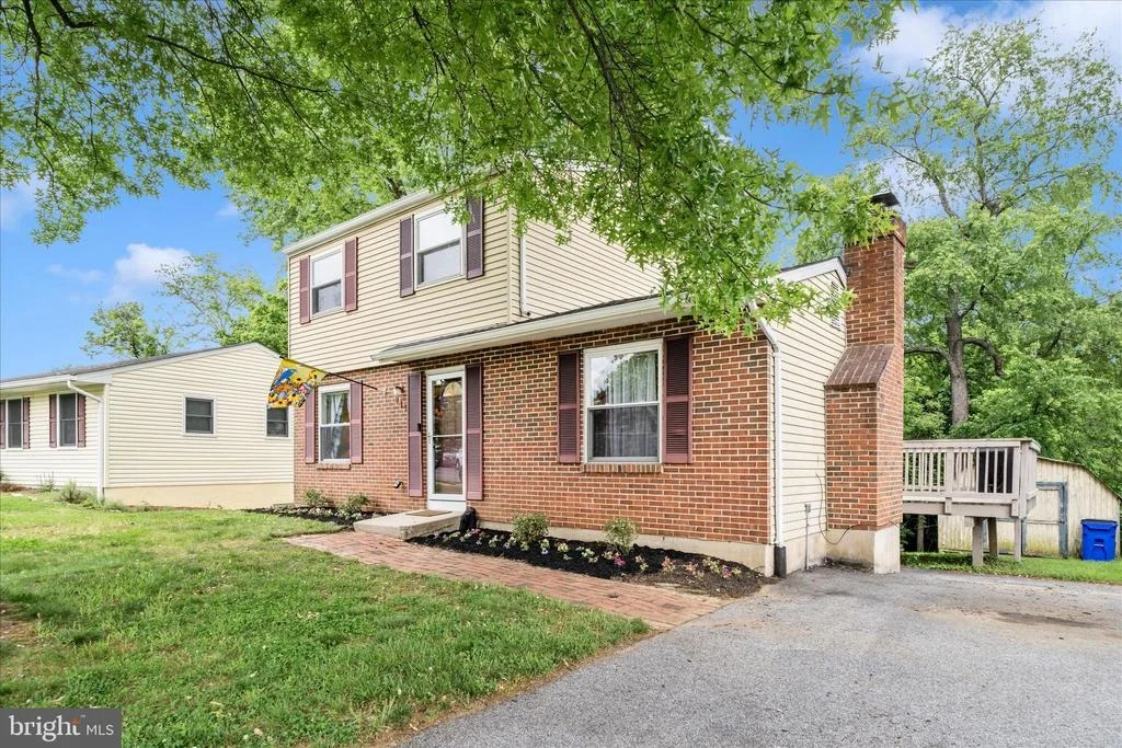 Photo of 212 WINTERGREEN LANE