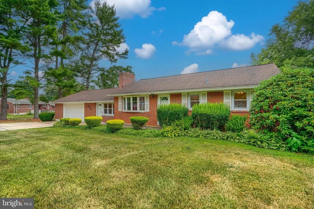 Photo of 323 MONTGOMERY DRIVE