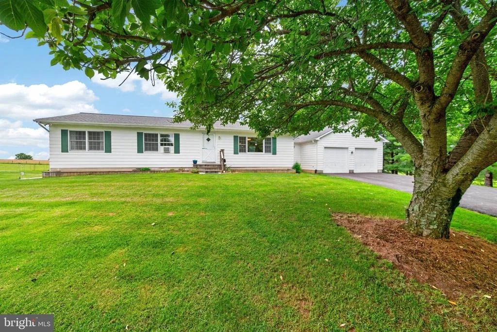 Photo of 13835 HOWARD ROAD