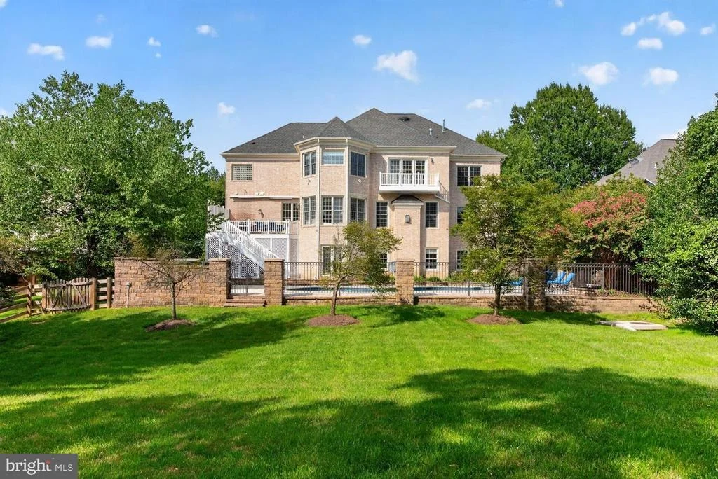 Photo of 6245 LINWAY TERRACE