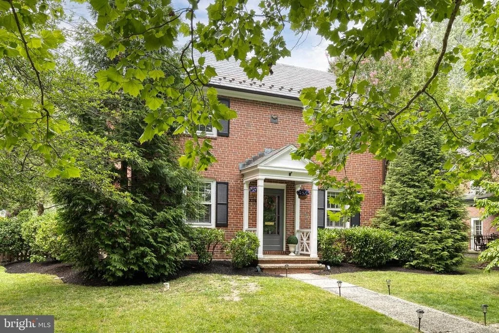 Photo of 336 BROADMOOR ROAD