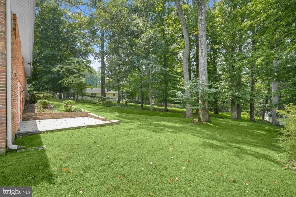Photo of 9118 SEVEN LOCKS ROAD