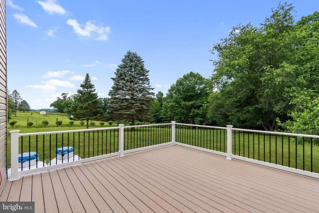 Photo of 2380 MOREAU DRIVE