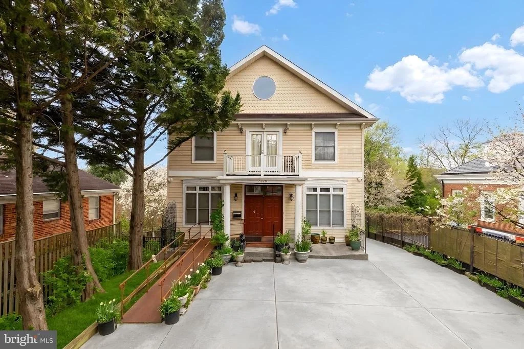 Photo of 5248 MACARTHUR BOULEVARD NW