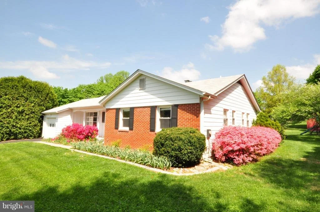 Photo of 10121 JOHNS DRIVE