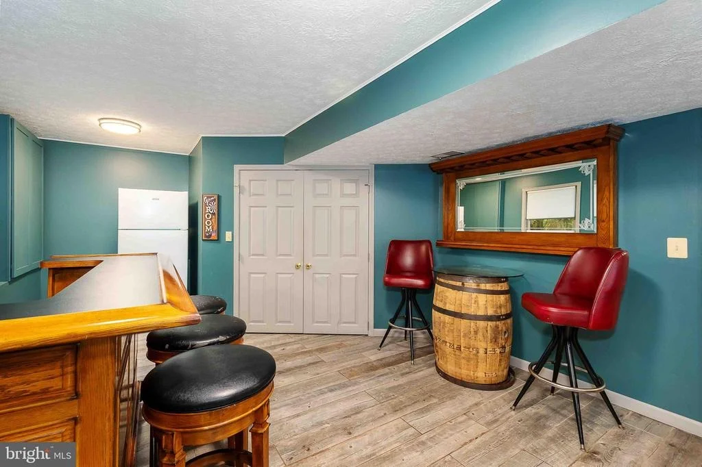 Photo of 305 LAKE POINTE DRIVE