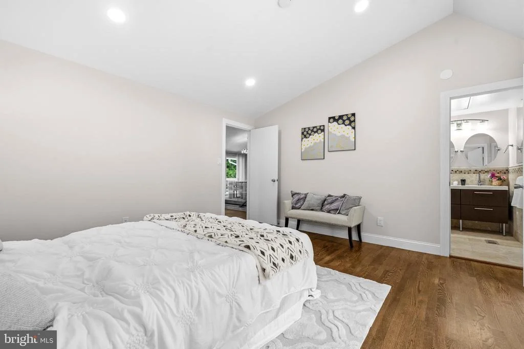 Photo of 9416 HOLBROOK LANE